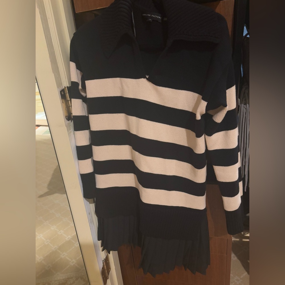Sweater dress with pleated skirt